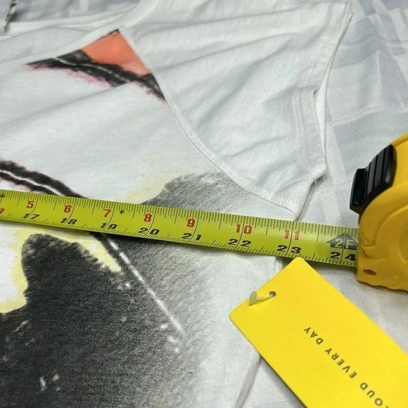 LOLE BEV TOP , graphic tee shirt , boxy , short raglan sleeves, hi low ,abstract - Picture 13 of 14